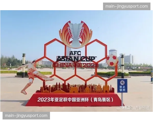 为迎战五月关键战役，青岛某体育场完成草坪翻新并通过亚足联场地验收
